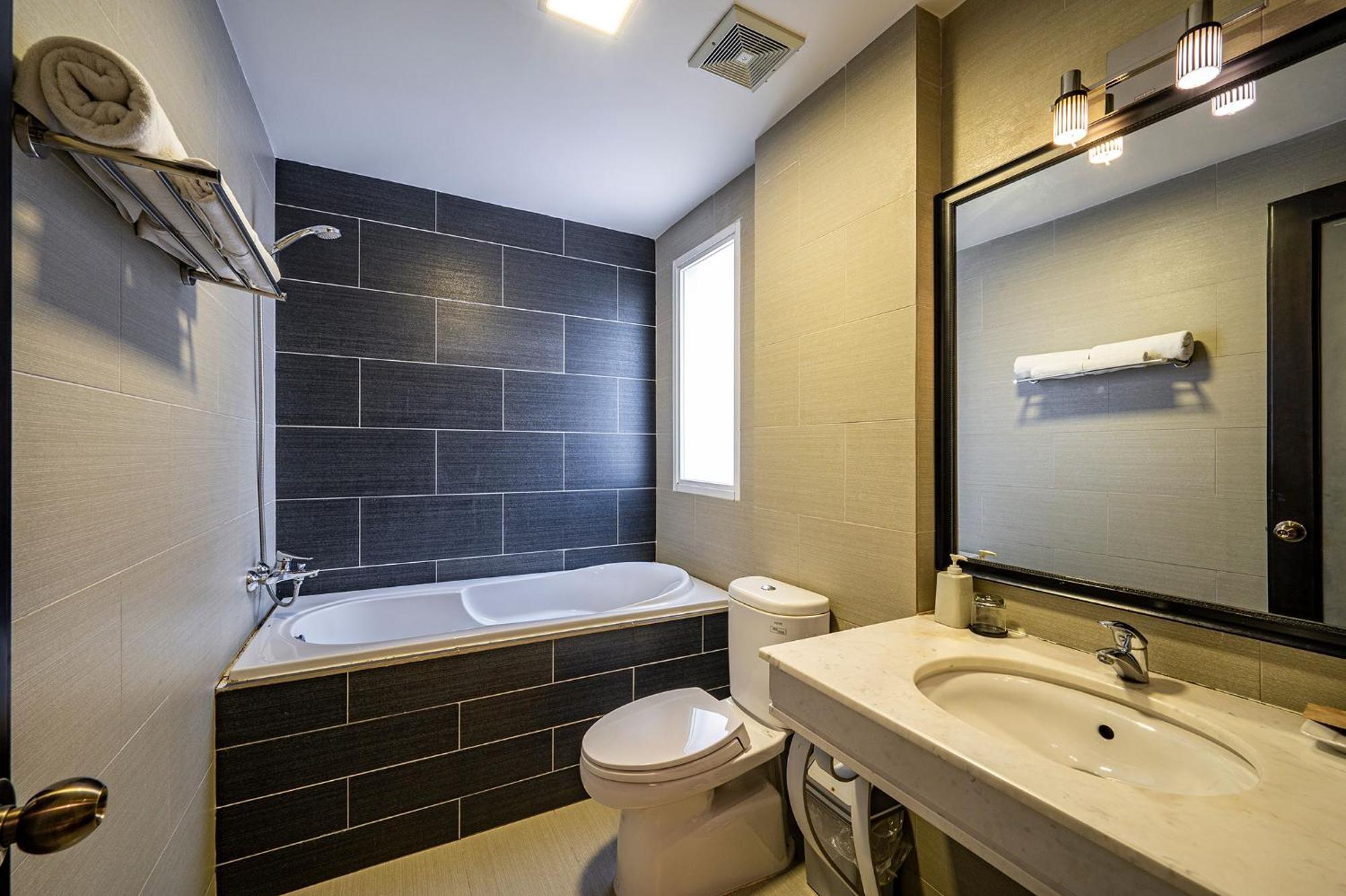Iris Hotel Ho Chi Minh City Exterior photo